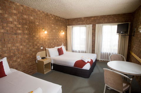 Courtyard Motor Inn - Holiday Sunshine Coast 2