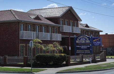 Courtyard Motor Inn - Holiday Sunshine Coast 0