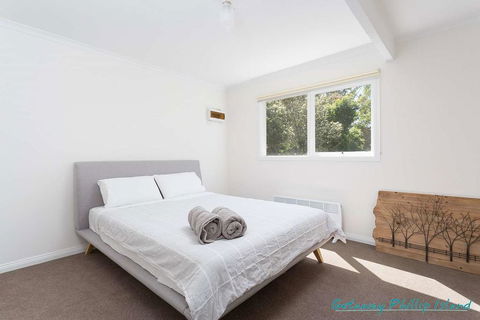 Cowes On Hill - Sunshine Coast Tourism 3