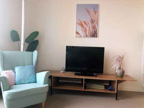 Cozy & Convenient 1Bdr Aparment + FREE Parking - Sunshine Coast Tourism 2