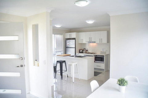 Craig's Place - Holiday Sunshine Coast 1