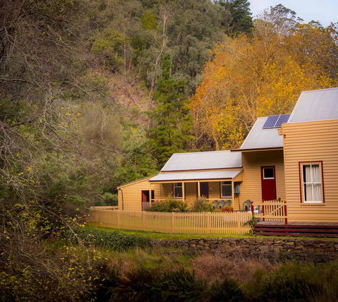 Creek Cottage - Sunshine Coast Tourism 2