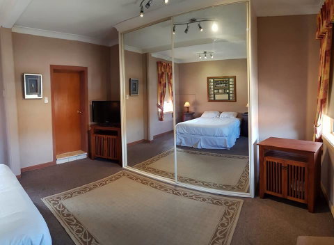 Cringila Hotel - Sunshine Coast Tourism 2
