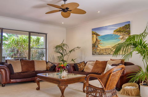 Cronulla Beach House B&B - Holiday Sunshine Coast 2