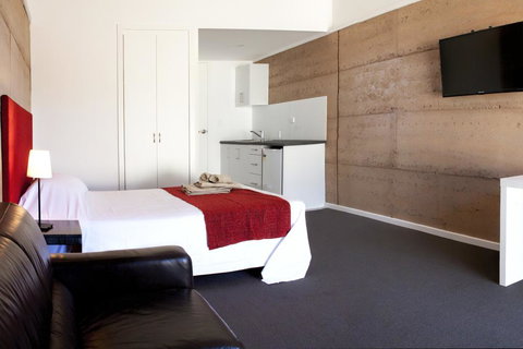 Crossroads Ecomotel - Sunshine Coast Tourism 1