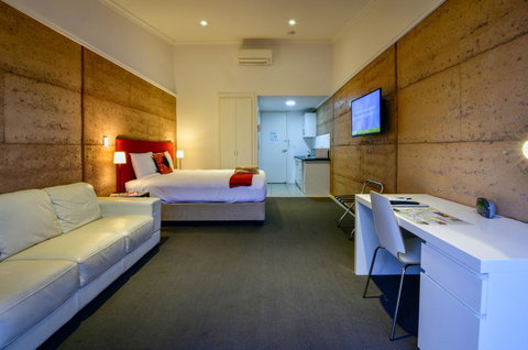 Crossroads Ecomotel - Sunshine Coast Tourism 0