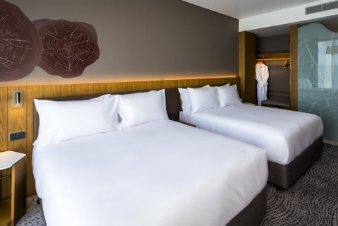 Crowne Plaza Hobart - Sunshine Coast Tourism 3