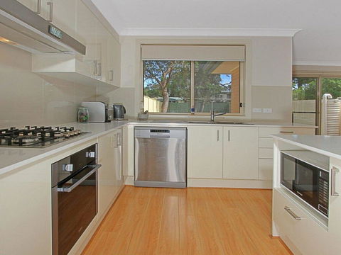 CShells On Quay - Perfect Location And Great Views - Holiday Sunshine Coast 3