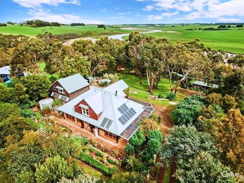 Curdie River Retreat - Holiday Sunshine Coast 0