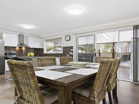 Currambene Cottage - All About Location - Sunshine Coast Tourism 2
