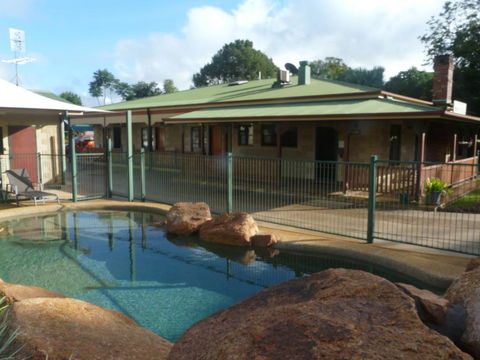 Curtain Fig Motel - Sunshine Coast Tourism 0