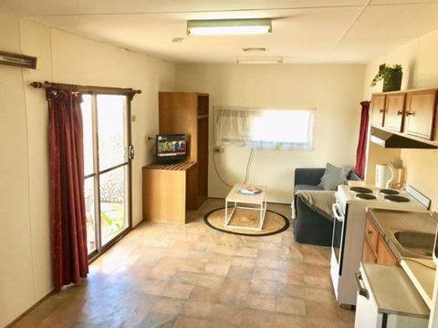 Cute Private Studio Flat With AIRCON! - Sunshine Coast Tourism 2