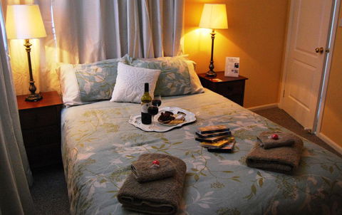 Cutmore Cottages - Meurants Manor - Sunshine Coast Tourism 2