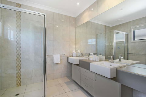 Cypress Townhouse 11 - Holiday Sunshine Coast 2