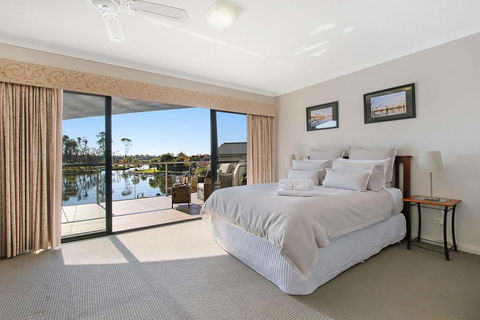 Cypress Townhouse 23 - Suite - Sunshine Coast Tourism 2