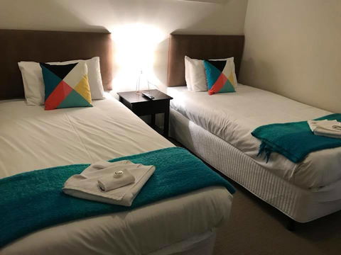 Cypress Water Front Apartments - Sunshine Coast Tourism 2