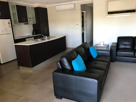 Cypress Water Front Apartments - Sunshine Coast Tourism 3
