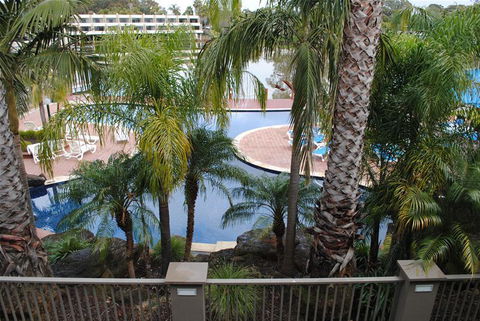 Cypress Waterfront Spa Apartment - Holiday Sunshine Coast 1