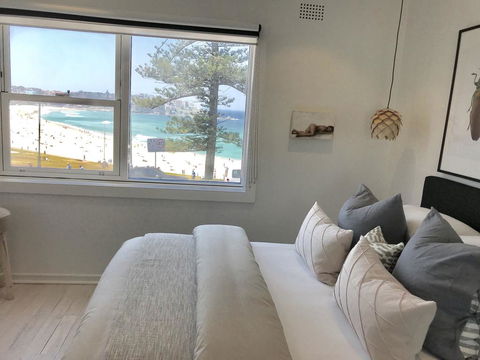 D'Luxe Designer Den Bondi-Ocean View Apartment - Sunshine Coast Tourism 0