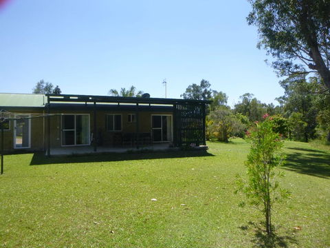 Dad & Alice's Place - Sunshine Coast Tourism 2