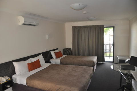 Dalby Fairway Motor Inn - Holiday Sunshine Coast 2