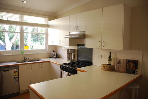 Dalton Cottage - Holiday Sunshine Coast 3