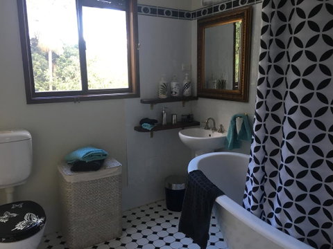 Dancing Waters Cottage - Sunshine Coast Tourism 2