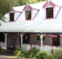 Dancing Waters Cottage - Holiday Sunshine Coast