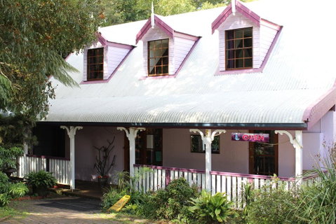 Dancing Waters Cottage - Sunshine Coast Tourism 0