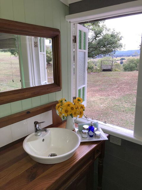 Dayboro - Blue Ridge Lavender Cottage - Holiday Sunshine Coast 2