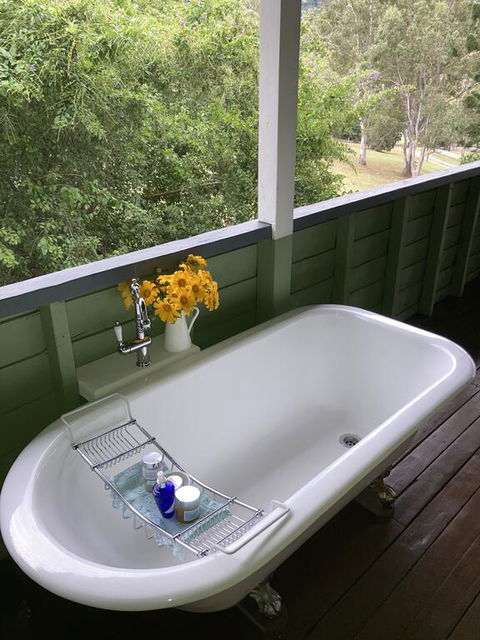 Dayboro - Blue Ridge Lavender Cottage - Holiday Sunshine Coast 1