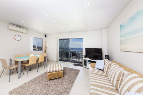 Debra Court Unit 1 - Sunshine Coast Tourism 1