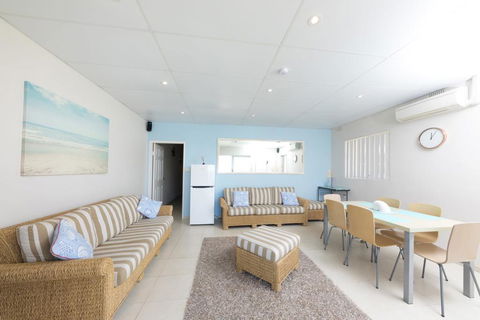 Debra Court Unit 1 - Sunshine Coast Tourism 3