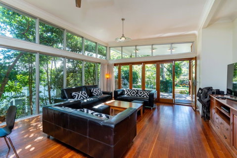 Decked Out For A Fantastic Holiday - Winnett St, Woorim (Upstairs Only) - Sunshine Coast Tourism 1