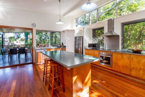 Decked Out For A Fantastic Holiday - Winnett St, Woorim (Upstairs Only) - Sunshine Coast Tourism 2