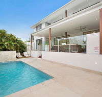 Deluxe on Water - Sunshine Coast Tourism