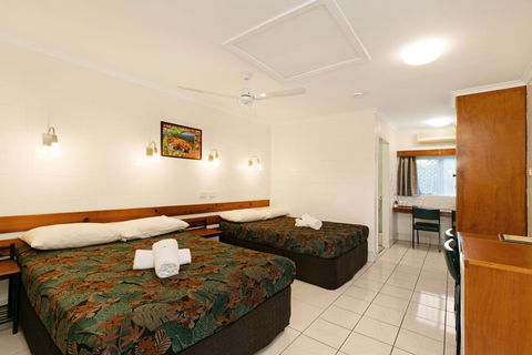 Demi View Motel - Sunshine Coast Tourism 1