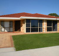 Denison Waterfront - Holiday Sunshine Coast