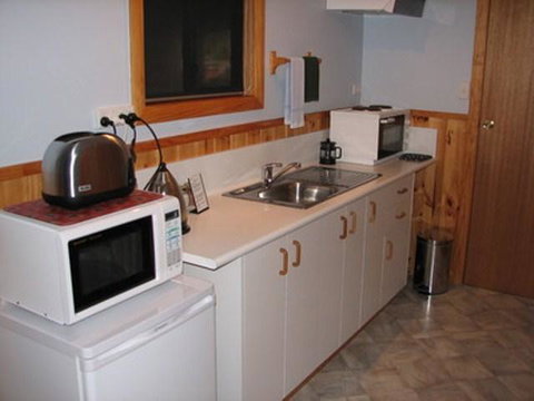 Derwent Bridge Chalets & Studios - Holiday Sunshine Coast 3