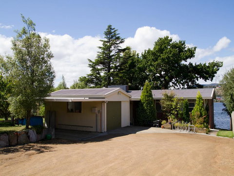 Derwent Hideaway - Sunshine Coast Tourism 1