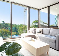 Designer Apartment with Balcony in Quiet Suburb - Sunshine Coast Tourism