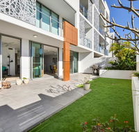 Designer Beach Apartment - Saffire Mooloolaba