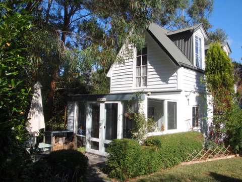 Devon Cottage - Sunshine Coast Tourism 0
