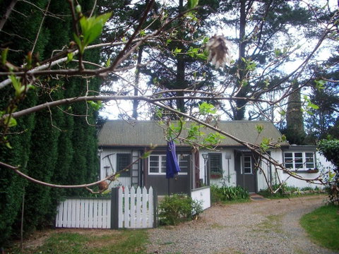 Devon Long Barn - Sunshine Coast Tourism 0