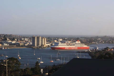 DevonPORT VIEWS!!! - Sunshine Coast Tourism 0