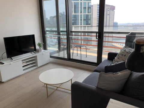 Docklands Boutique Apartments - Sunshine Coast Tourism 3