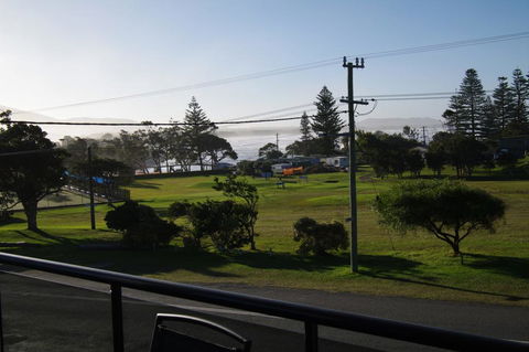 Dolphin Court 2, 1 Gowing Street - Holiday Sunshine Coast 2