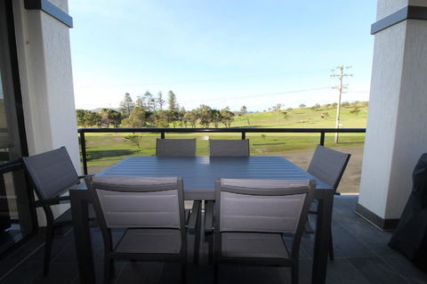 Dolphin Court 2, 1 Gowing Street - Holiday Sunshine Coast 3