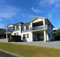 Dolphin Court 2 1 Gowing Street - Holiday Sunshine Coast