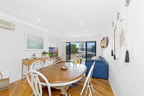 Dolphin Cove - Apt 5 - Sunshine Coast Tourism 2